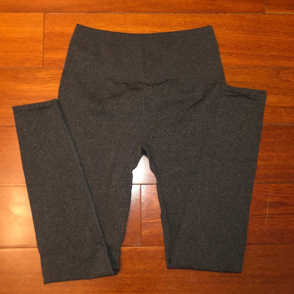seamless high-wasted solid leggings